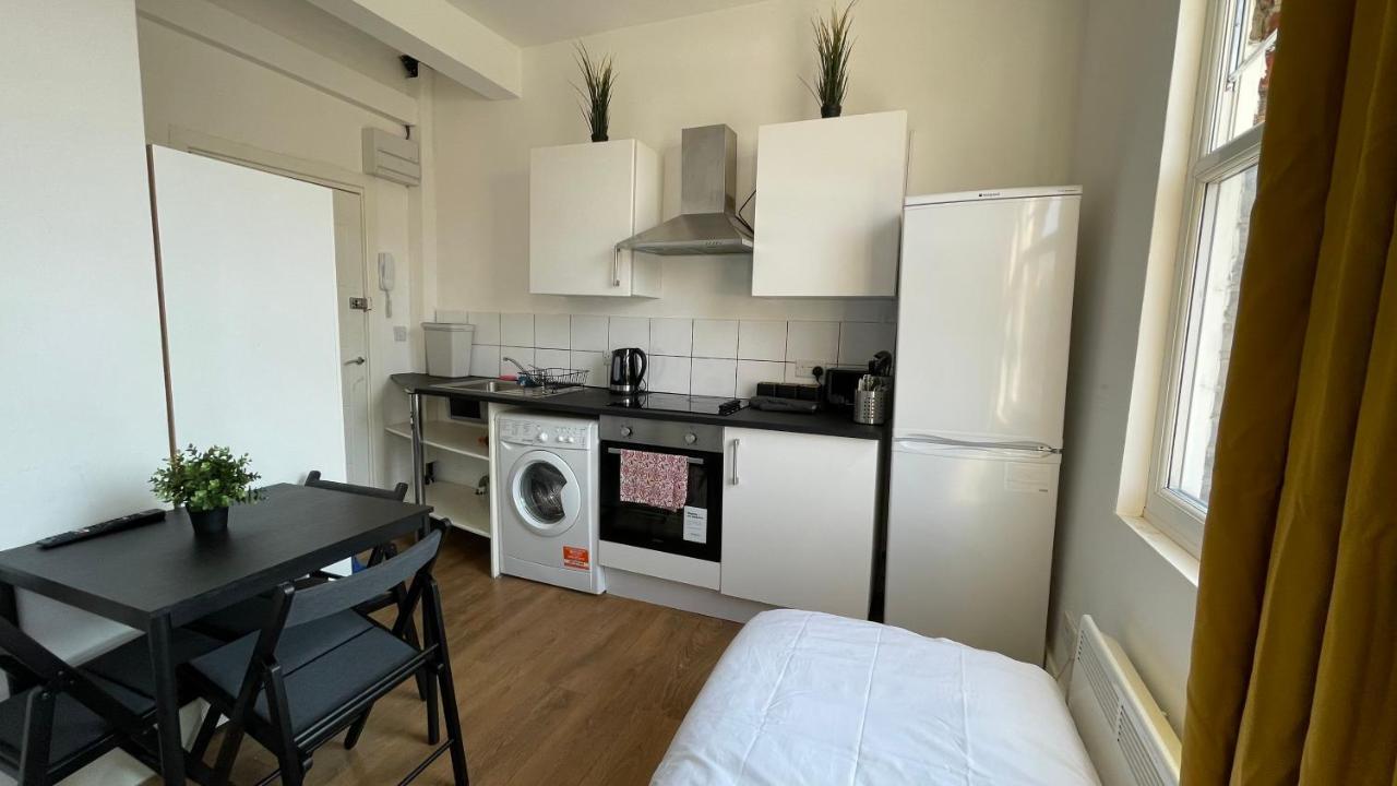 Lovely Studio Flat In The Heart Of Holloway. London Bagian luar foto